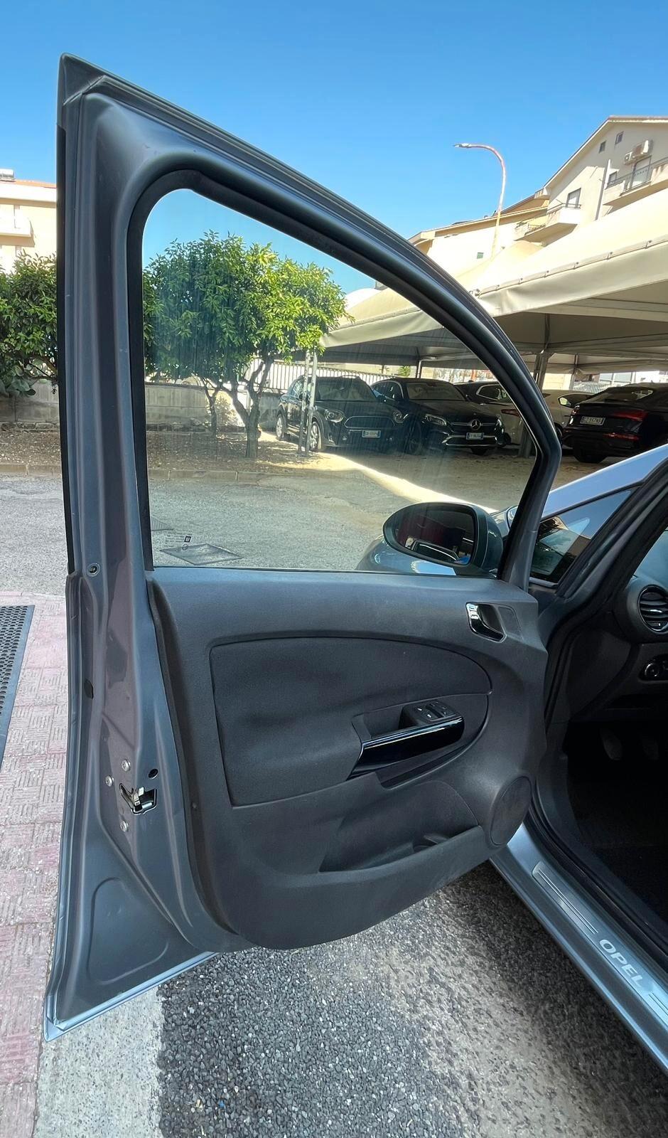 Opel Corsa 1.2 5 porte 86Cv