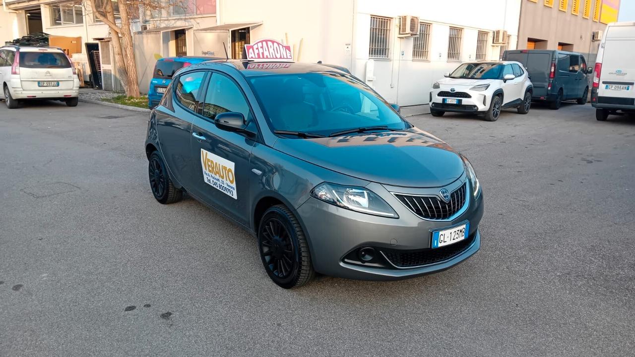 Lancia Ypsilon 1.0 FireFly 5 porte S&S Hybrid UnYca