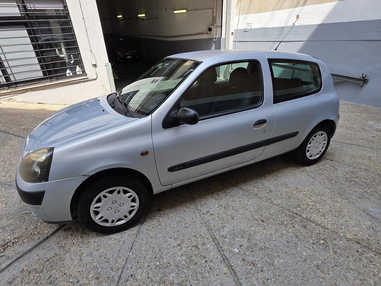 RENAULT CLIO - UNICO PROPRIETARIO