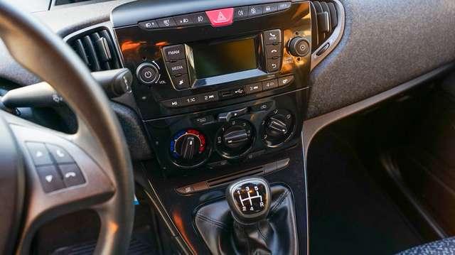 Lancia Ypsilon 1.2 5posti Blutooth Sedile guida regol. altezza