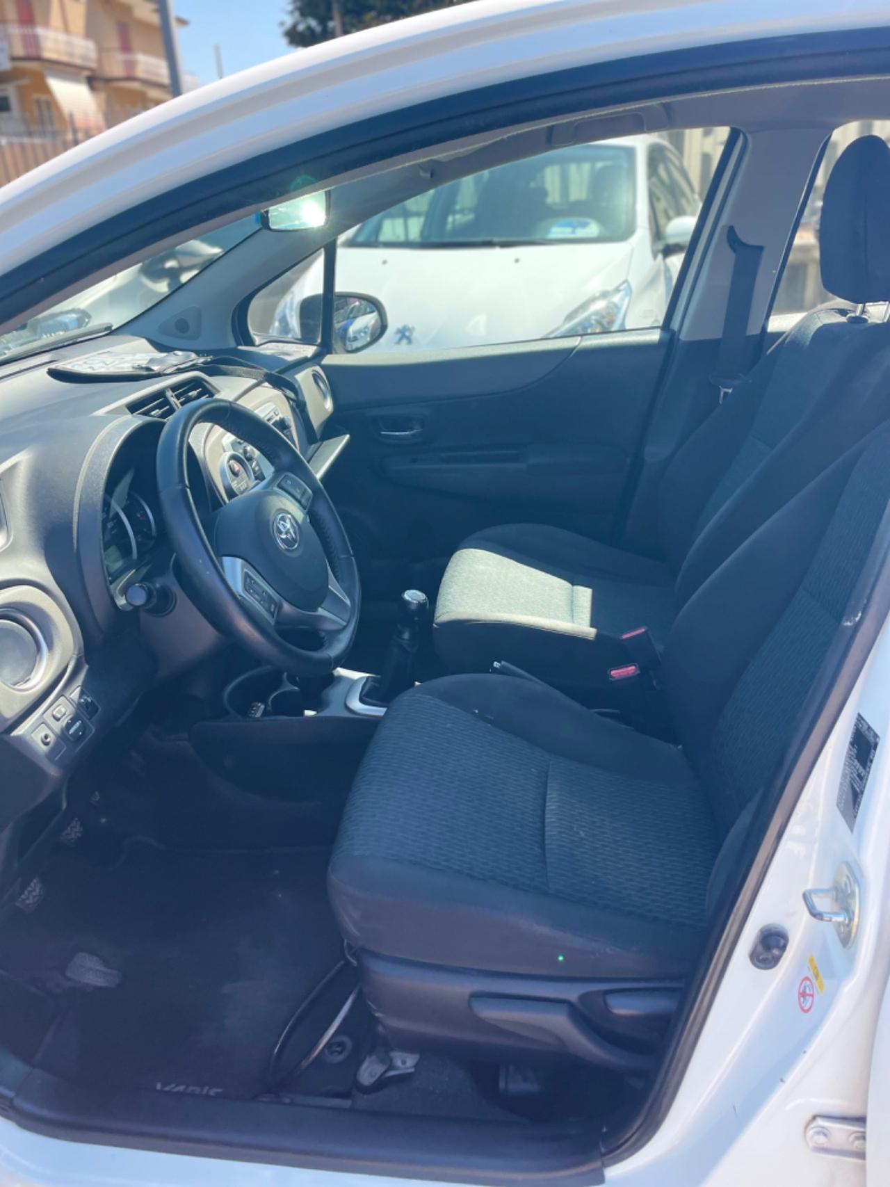 Toyota Yaris 1.0 5 porte Lounge