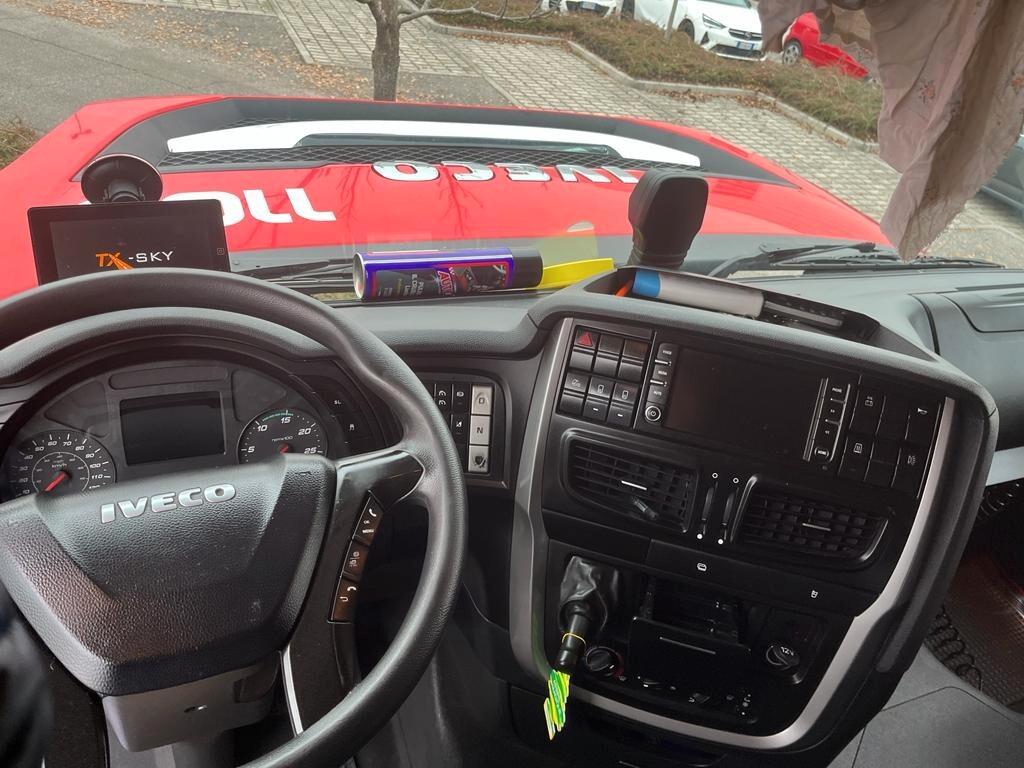 IVECO Stralis 460 NP LNG 4x2 – Retarder – Clima da fermo – 2 letti