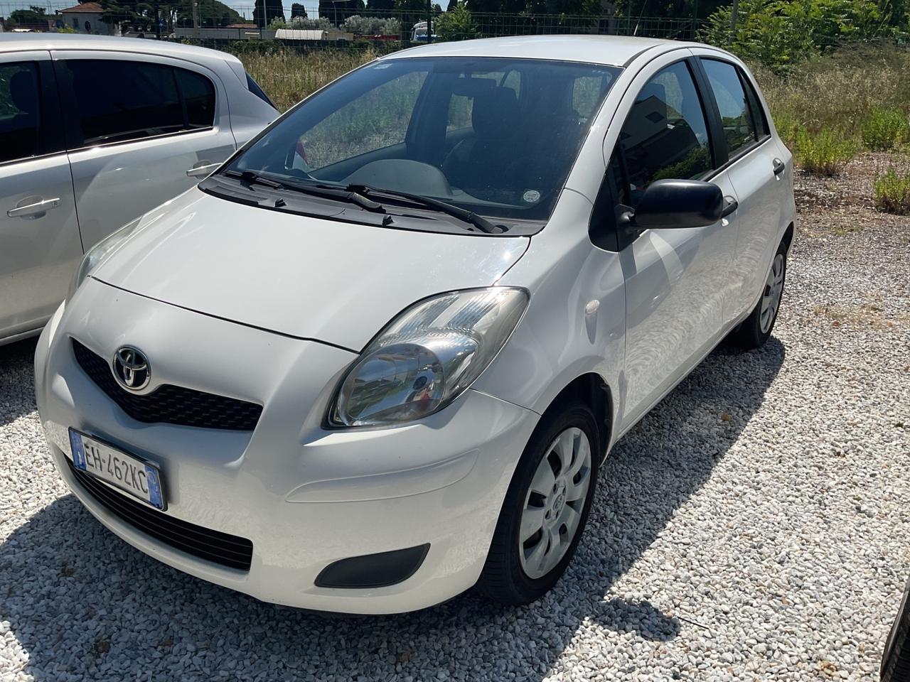 Toyota Yaris 1.0 5 porte