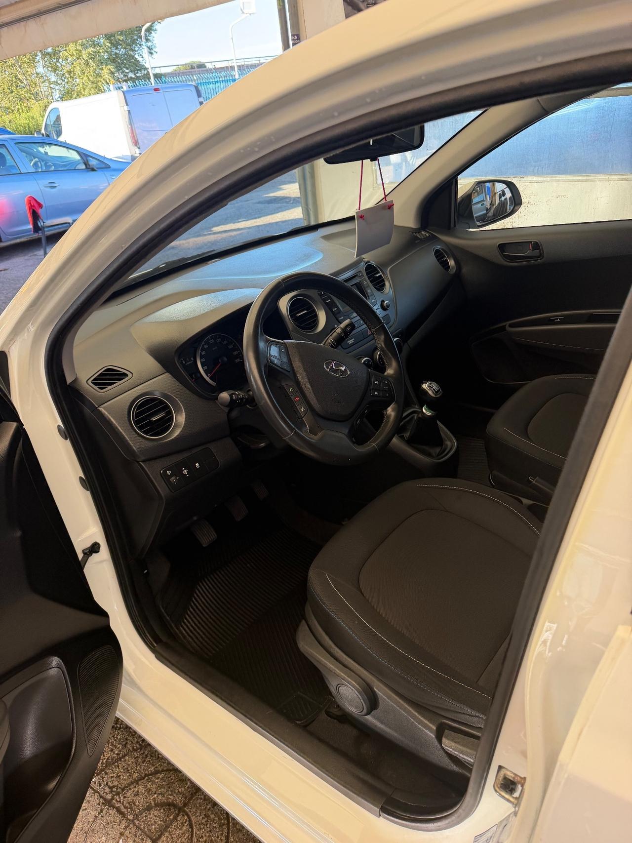 Hyundai i10 1.0 MPI Sound Edition