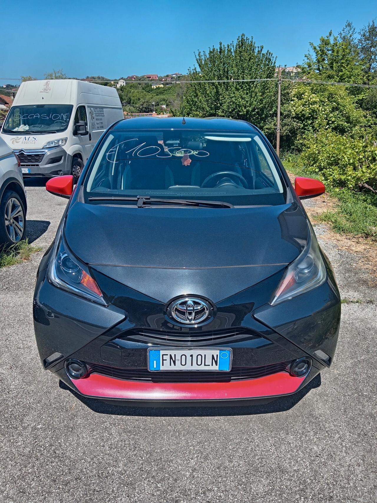 Toyota Aygo 1.0 VVT-i 69 CV 3 porte x-cool TSS