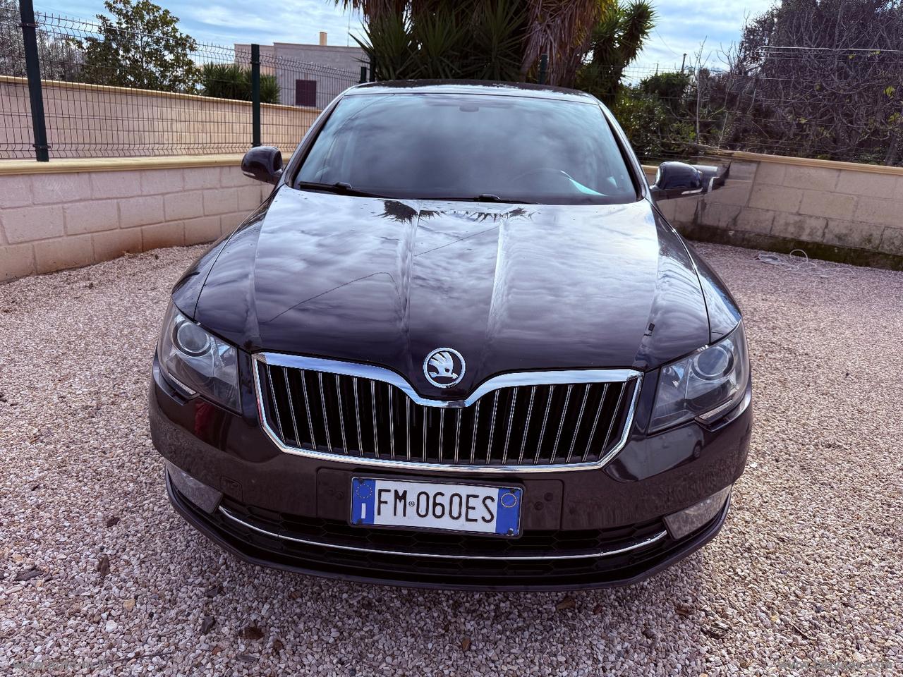 SKODA Superb 2.0 TDI CR 140 CV Elegance