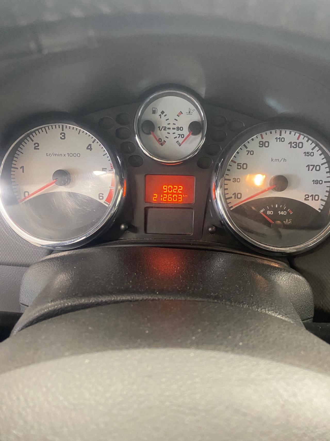 Peugeot 207 1.6 HDi 90CV 5p. XS