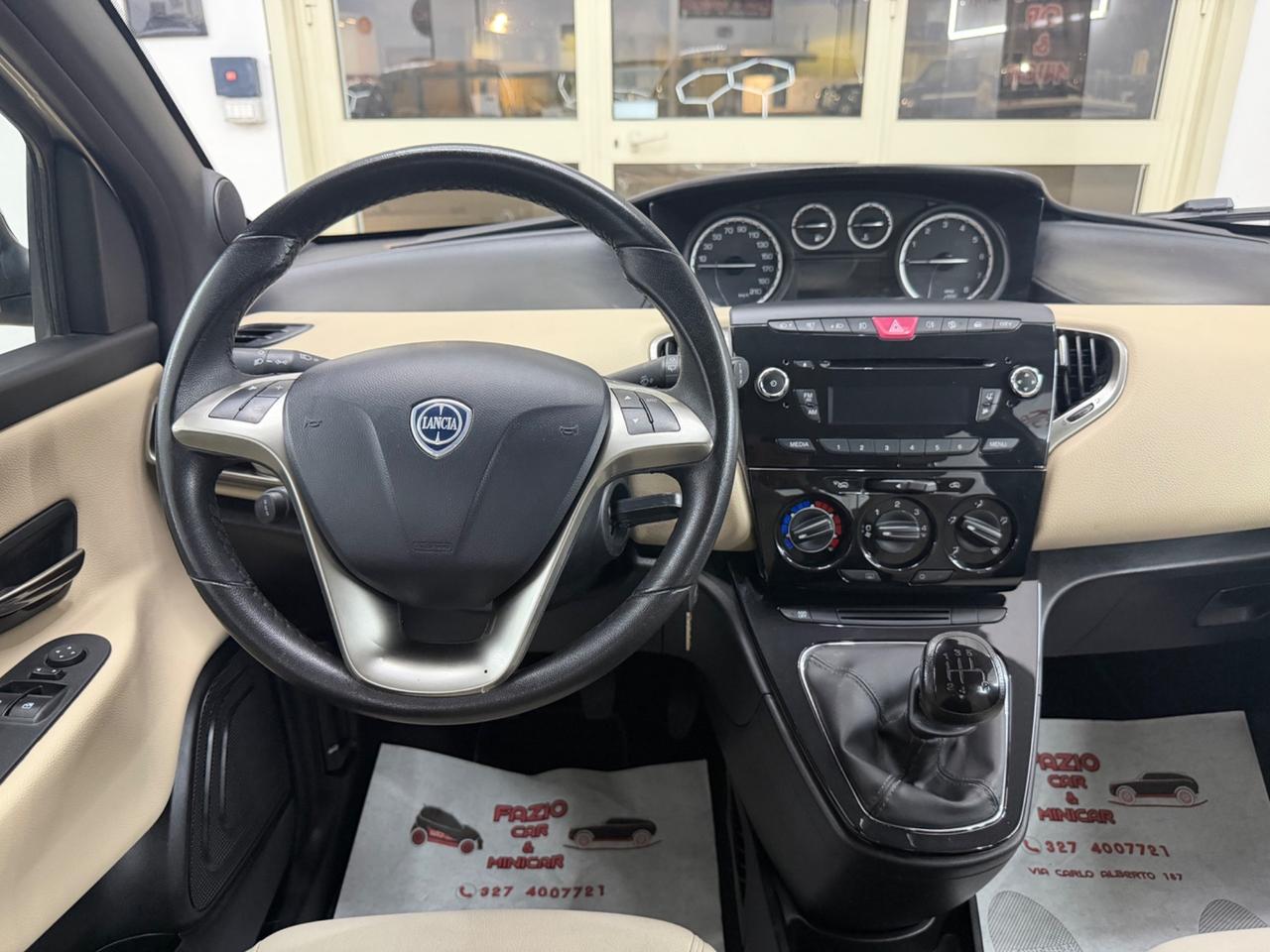 Lancia Ypsilon 1.2 69Cv