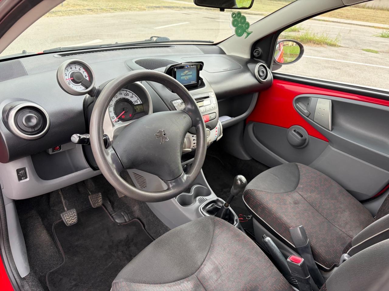 Peugeot 107 1.0 benzina 2011 5p. Allure