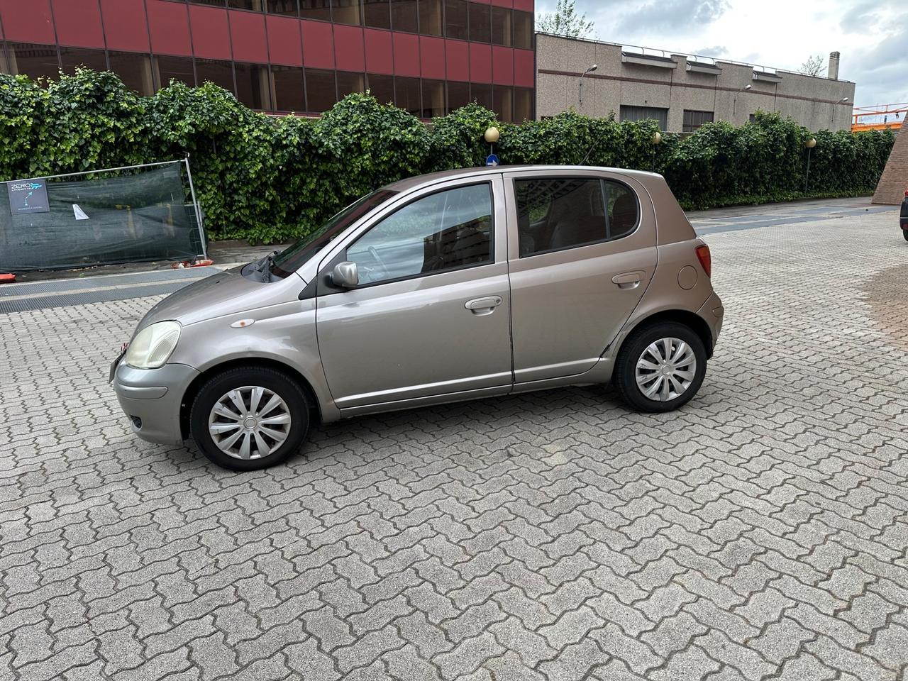 Toyota Yaris 1.0i 16V cat 5 porte Expo Clima