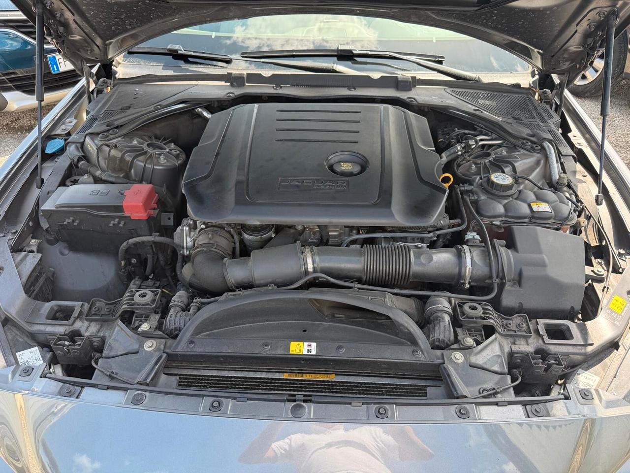 Jaguar XE 2.0 D Turbo 180CV aut. Portfolio Solo 87.000Km