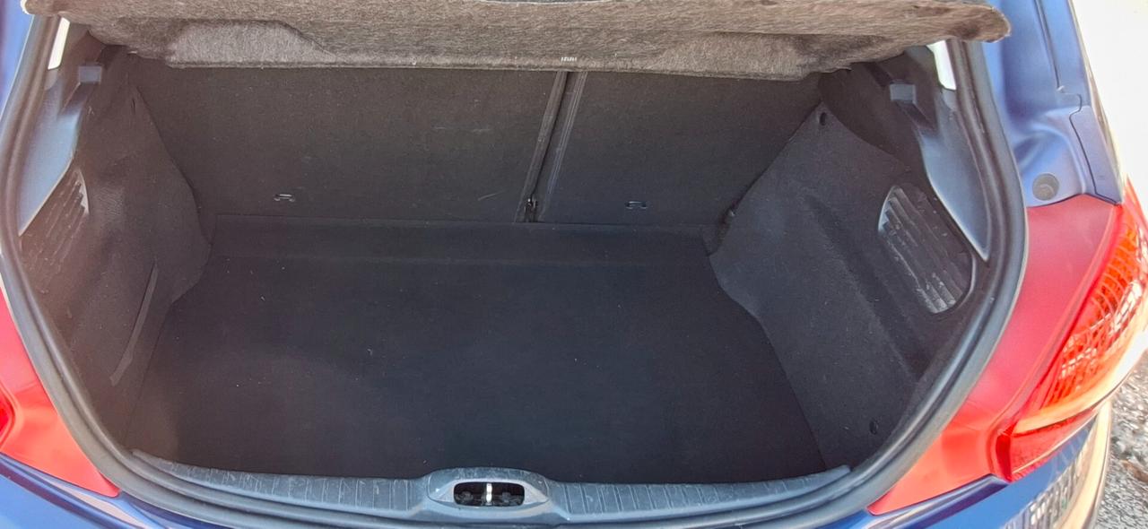 Peugeot 208 1.4 HDi 68 CV 5 porte Allure