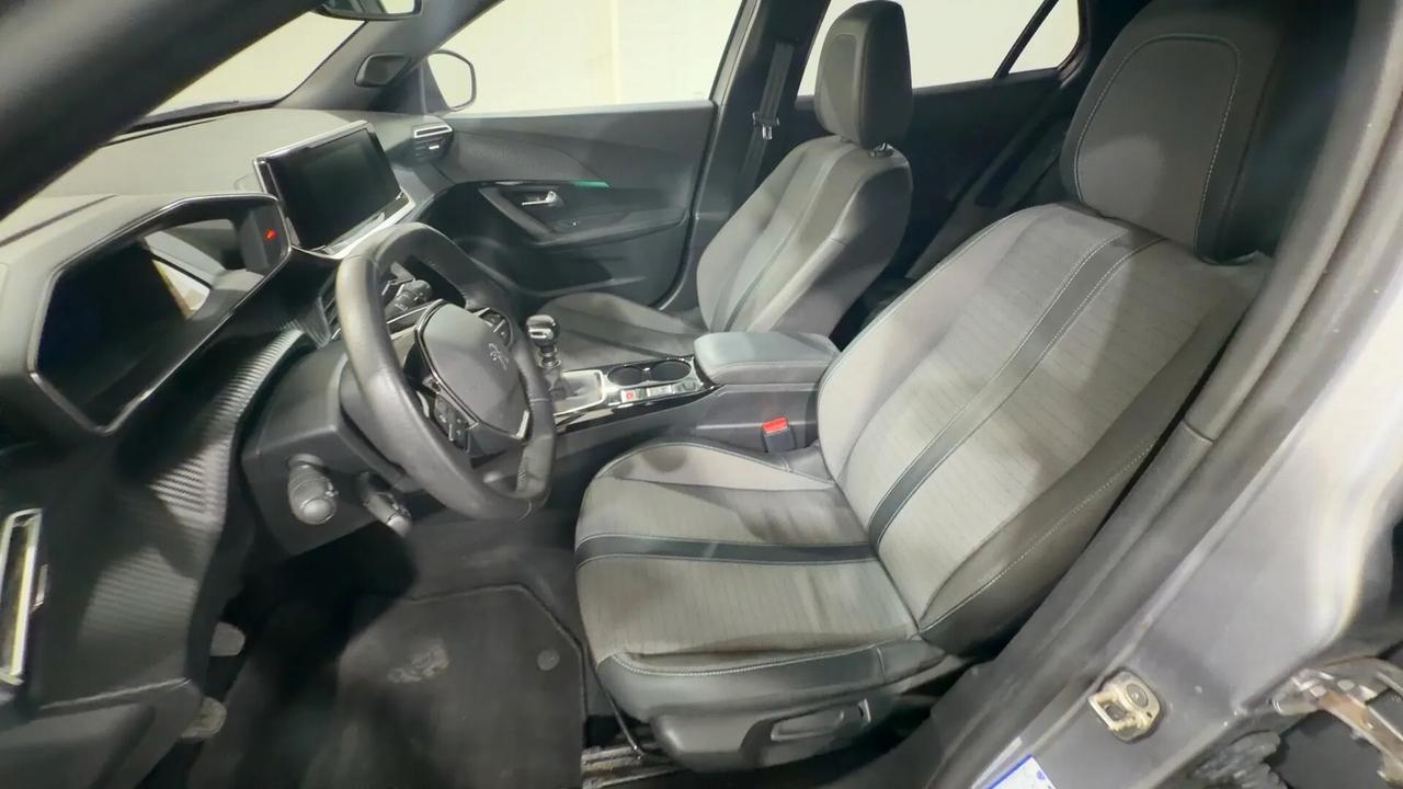 Peugeot 2008 PureTech 100 S&S Allure Pack