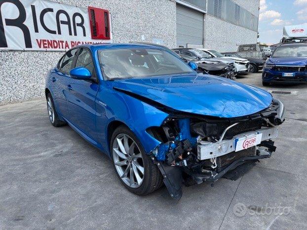Alfa Romeo Giulia 2.2 Turbodiesel 210 CV AT8 AWD Q