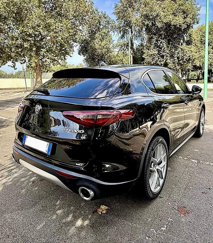 Alfa Romeo Stelvio 2.2 Turbodiesel 210 CV AT8 Q4 Super