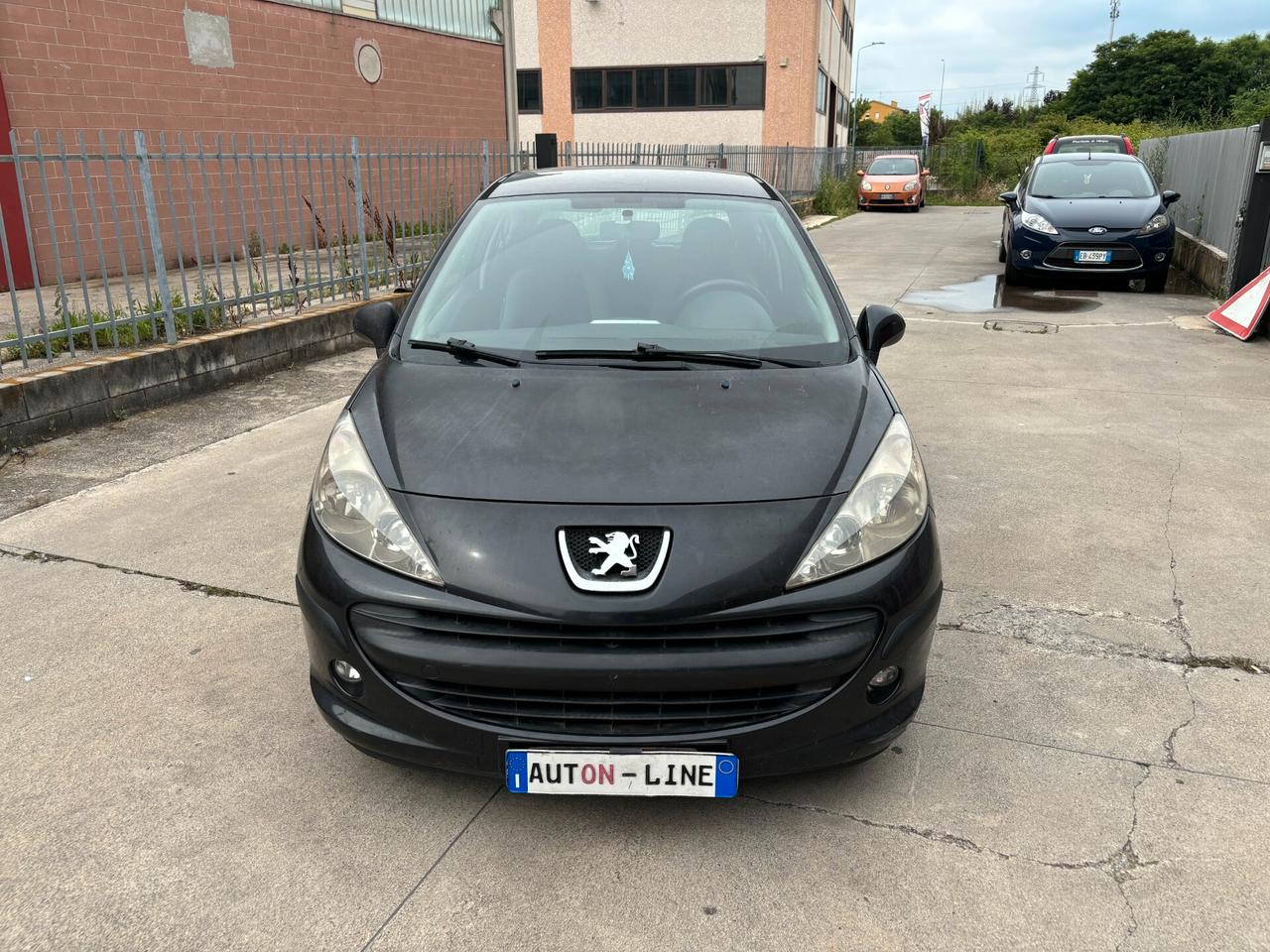 Peugeot 207 1.4 8V 75CV 3p. ONE Line