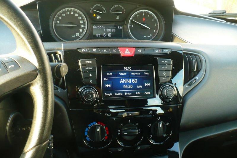 Lancia Ypsilon Ypsilon 1.2 69 CV 5 porte Silver