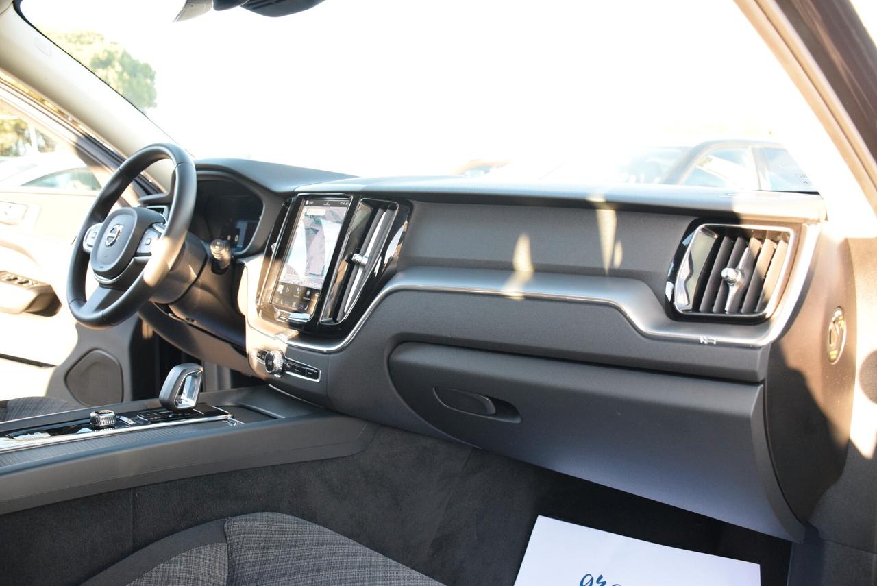 Volvo XC 60 XC60 IBRIDA 2.0B4 (d) (DIESEL/ELETTR) AUTOM. Core FULL OPT.