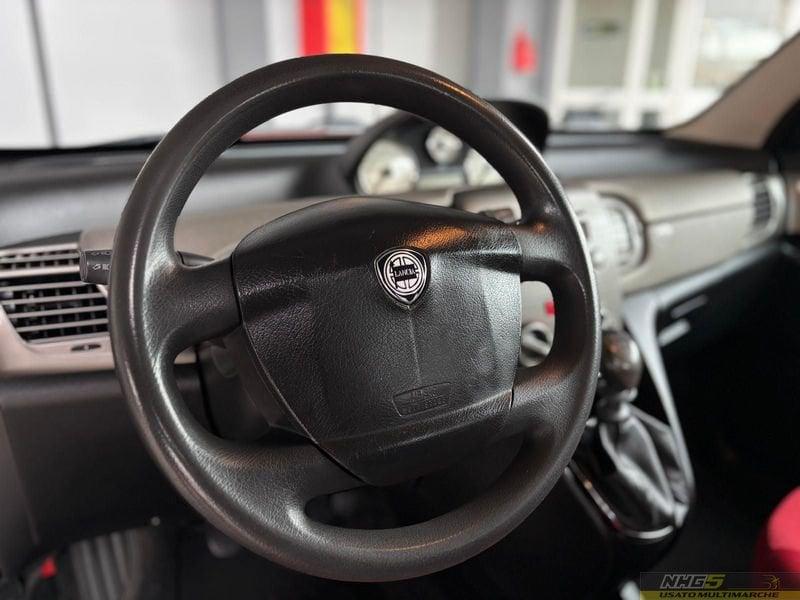 Lancia Ypsilon 1.2 16V Argento