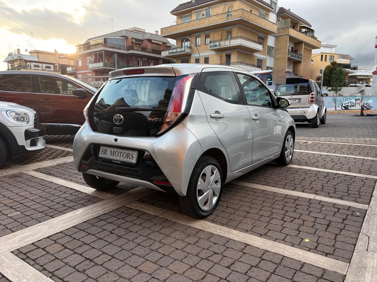 Toyota Aygo 1.0 VVT-i x-play 5p. - OTTIME CONDIZIONI !!