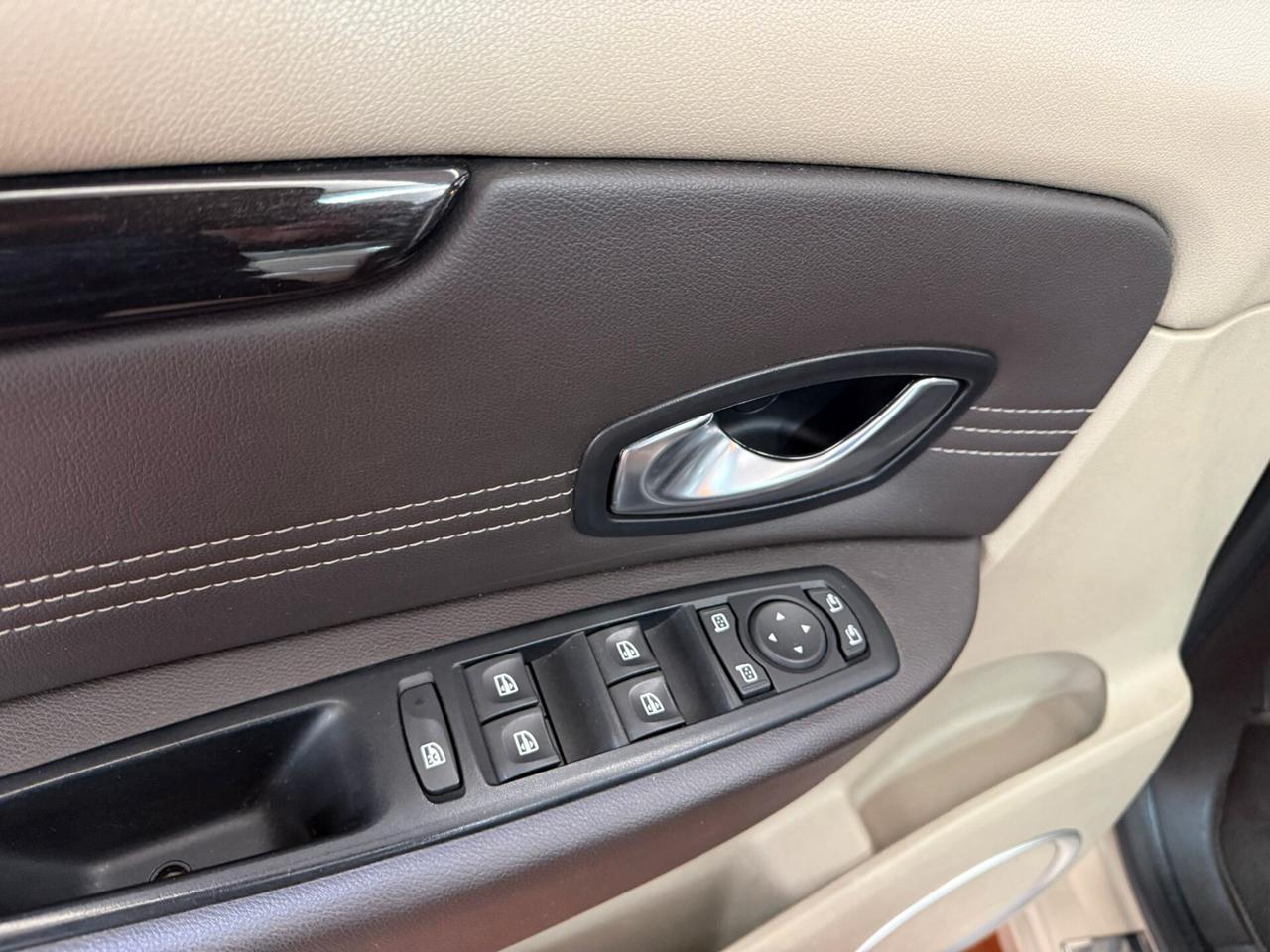 Renault Scenic X-Mod 1.5 dCi 110CVDynamique