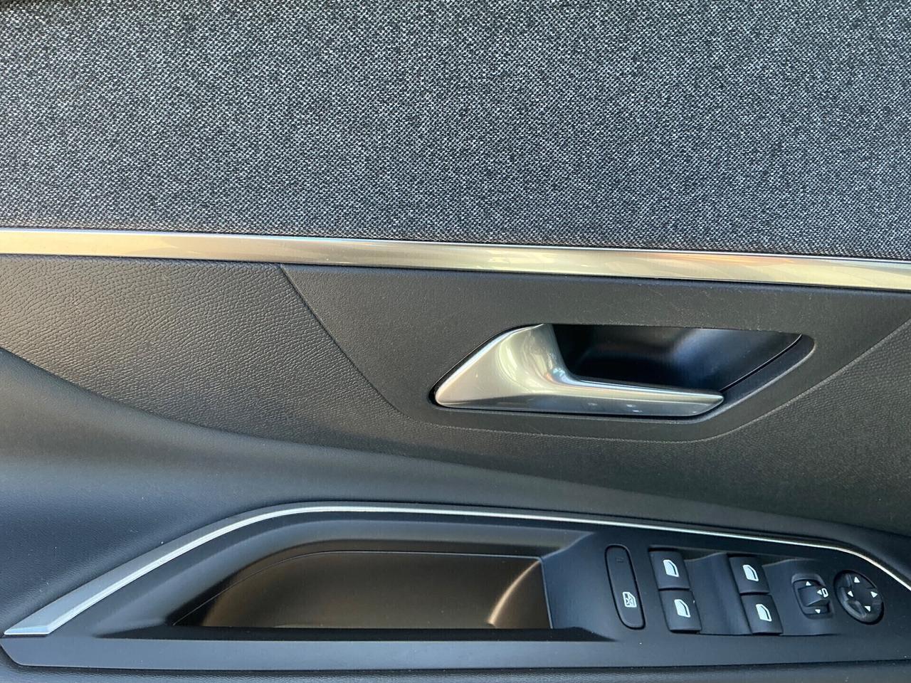 PEUGEOT 3008 1.5 DIESEL 130cv ALLURE -12/2020