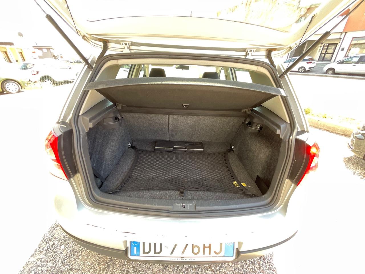Volkswagen Golf 2.0 TDI DPF 4mot. 5p. Sportline