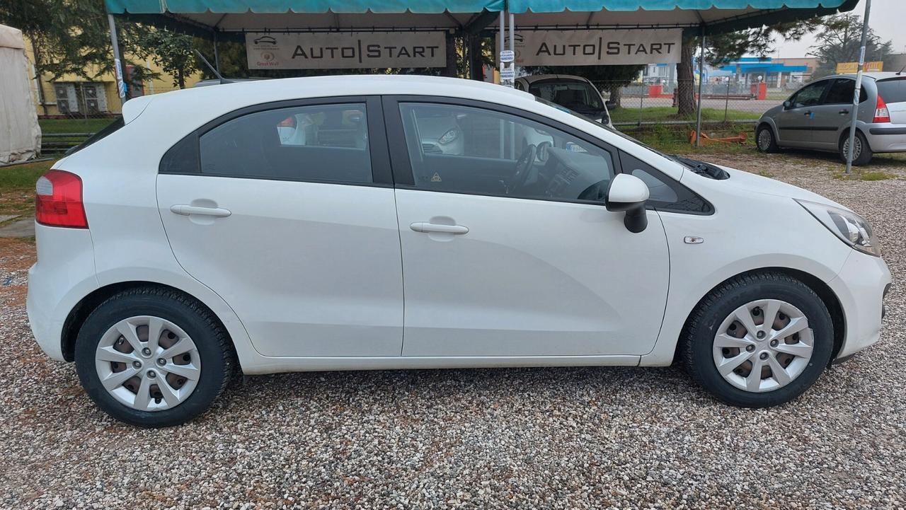 Kia Rio 1.2 CVVT 5p. Cool