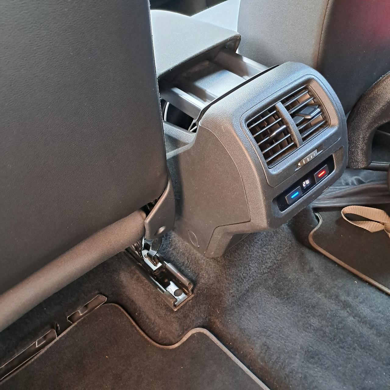 VW Touran GANCIO TRAINO - 7 POSTI