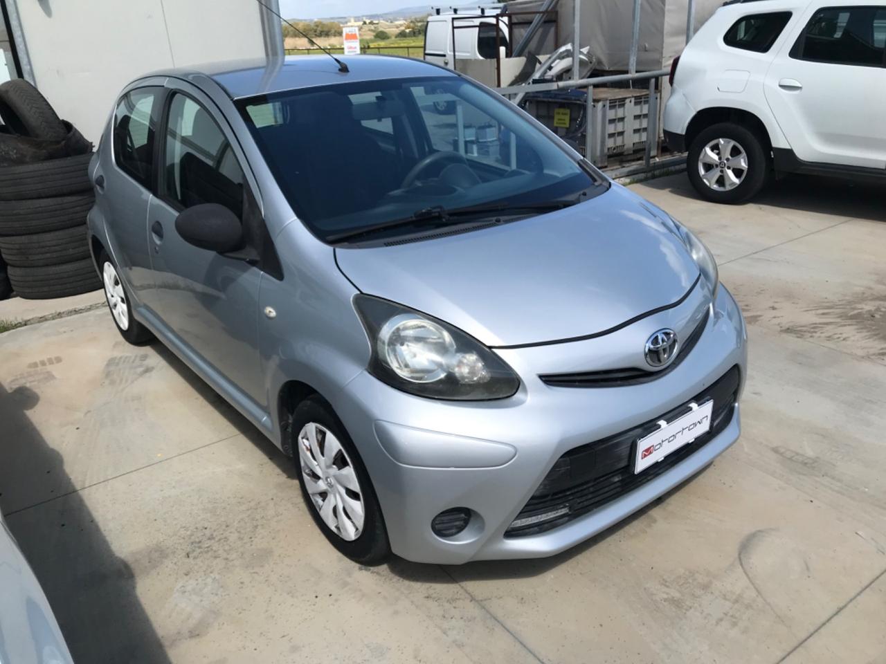 Toyota Aygo 1.0 12V VVT-i 5 porte Active Connect