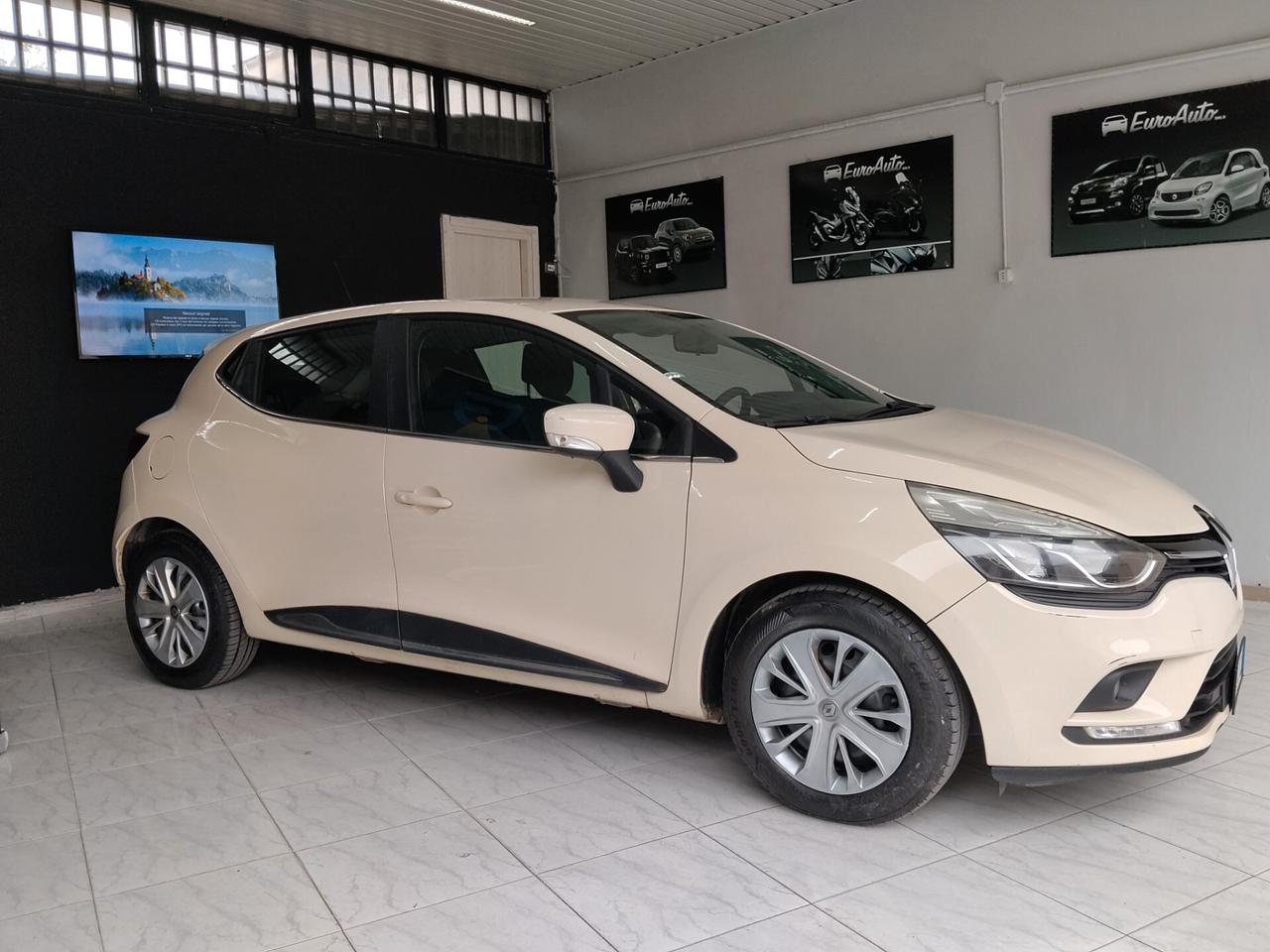 Renault Clio 1.5 diesel 2017 CON GARANZIA