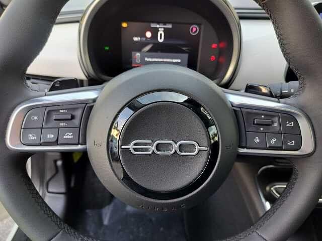 Fiat 600 Hybrid Hybrid 145 CV DCT MHEV Pop