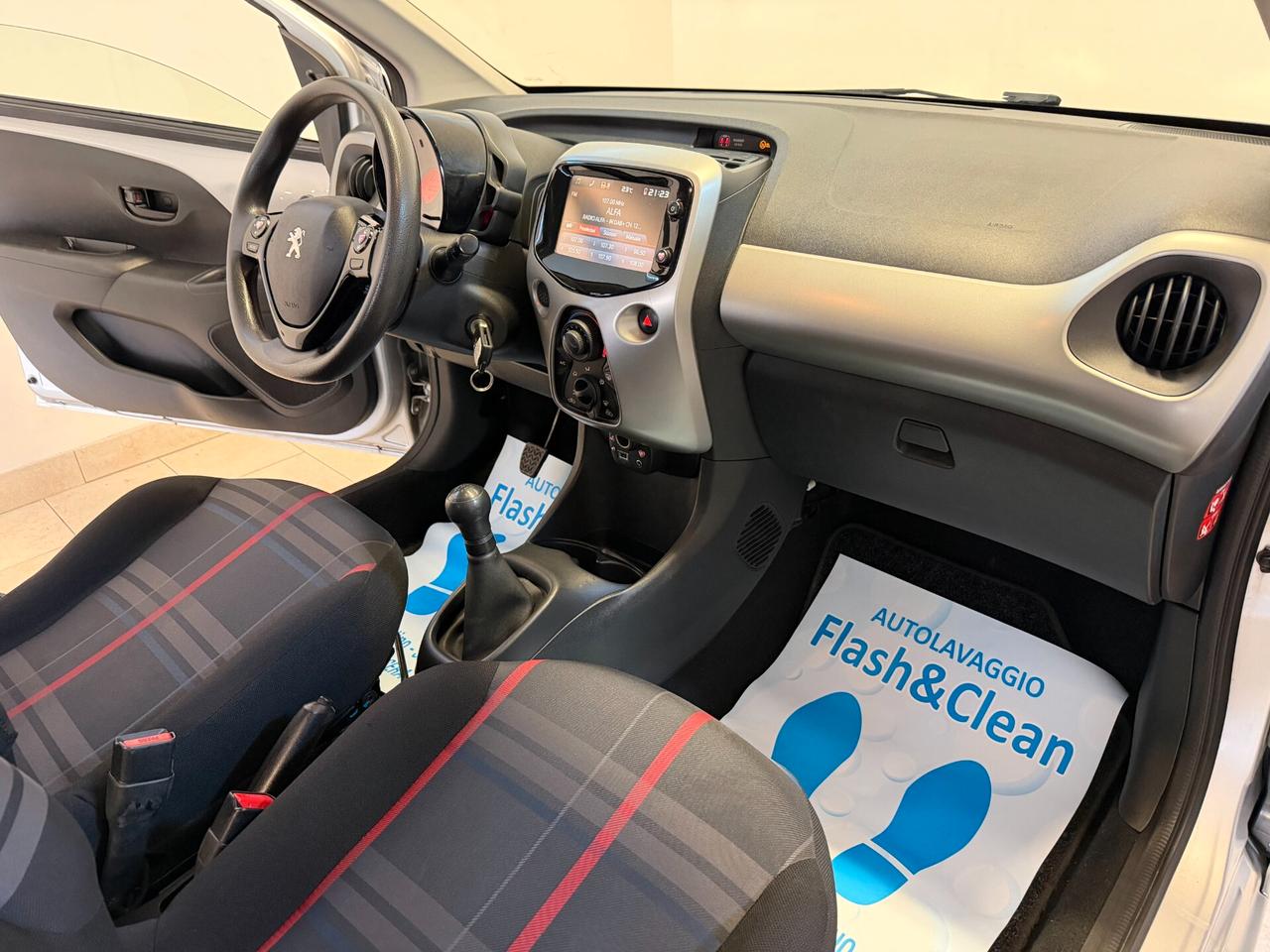 Peugeot 108 5P 1.0 68 CV Allure FULL OPT FRIZIONE NEOPATENTATI TAGLIANDATA