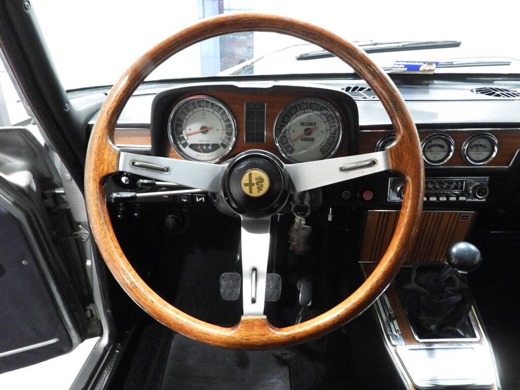 Alfa Romeo Spider 2000 TIPO 105.12