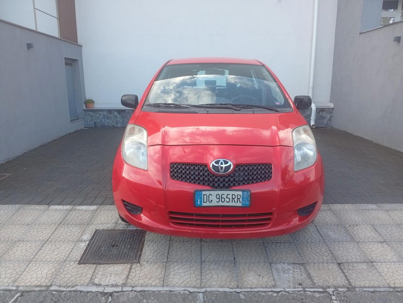 Toyota Yaris 1.0 5 porte Sol