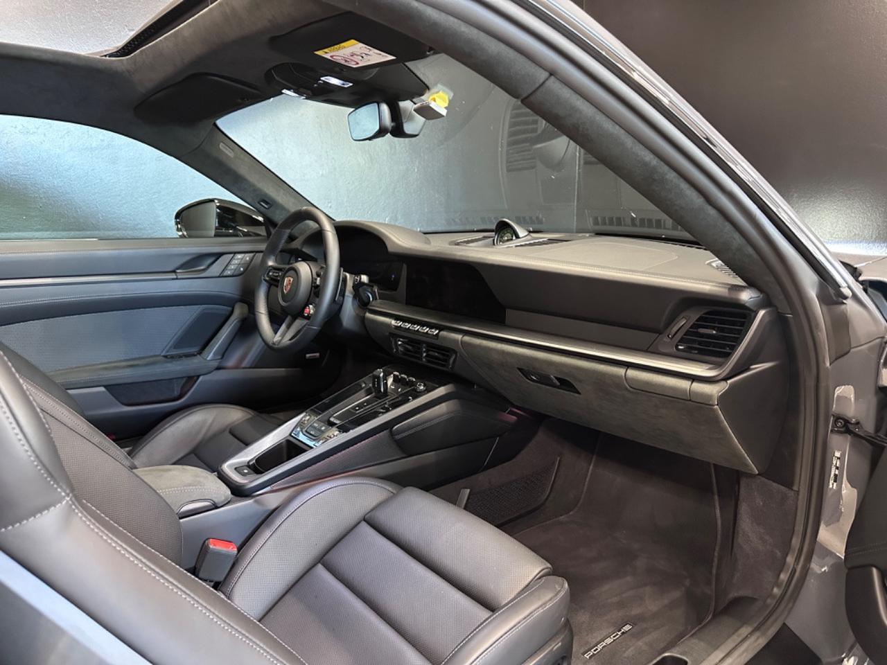 Porsche 911 Coupe 3.6 Carrera 4 GTS auto