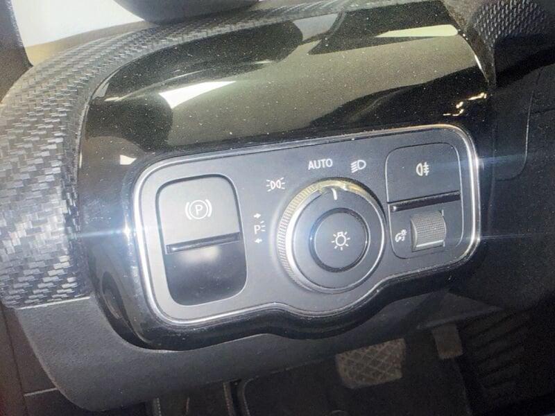 Mercedes-Benz Classe A - W177 2018 A 180 d Premium auto