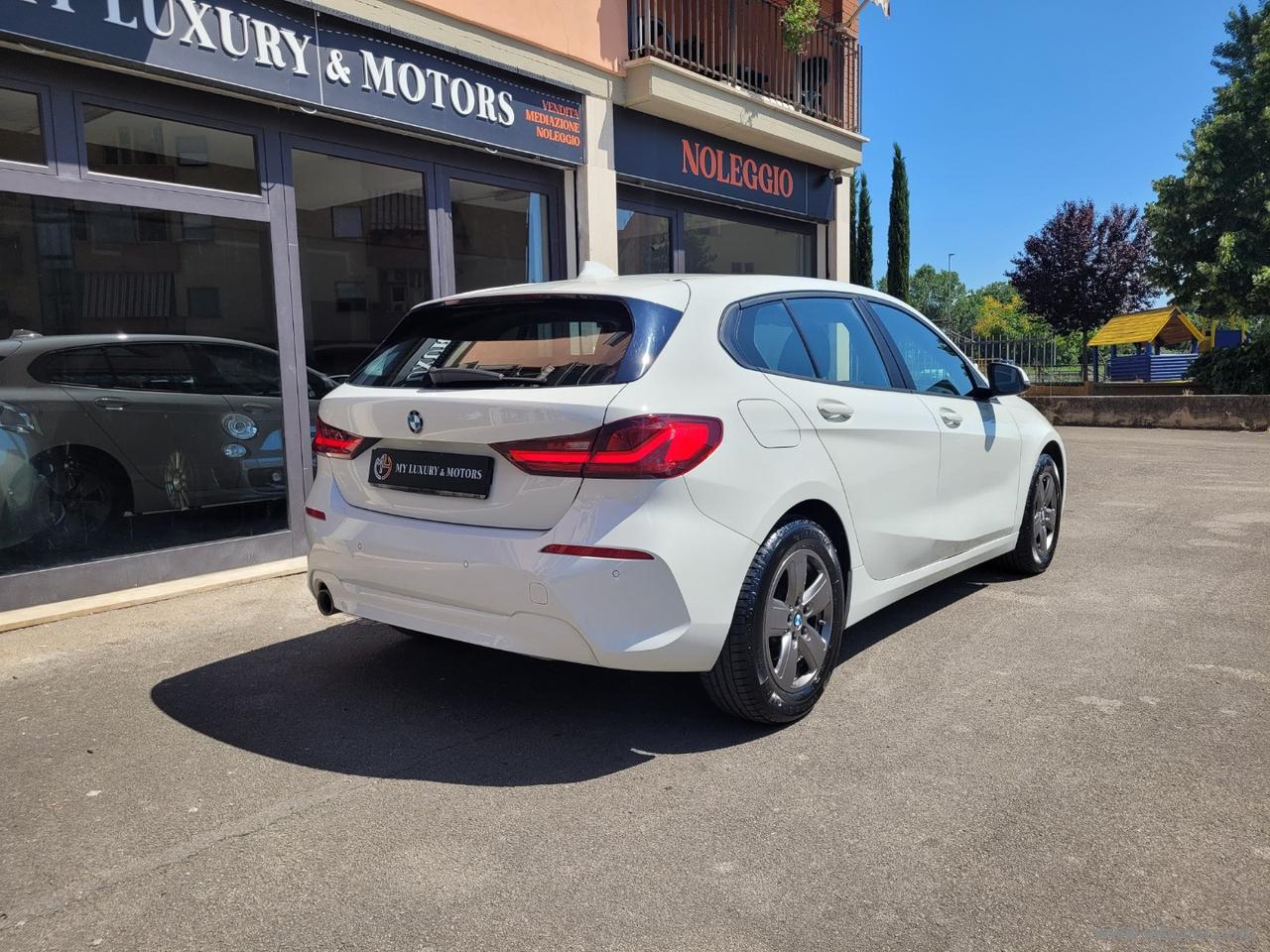 BMW 118i 5p. Advantage