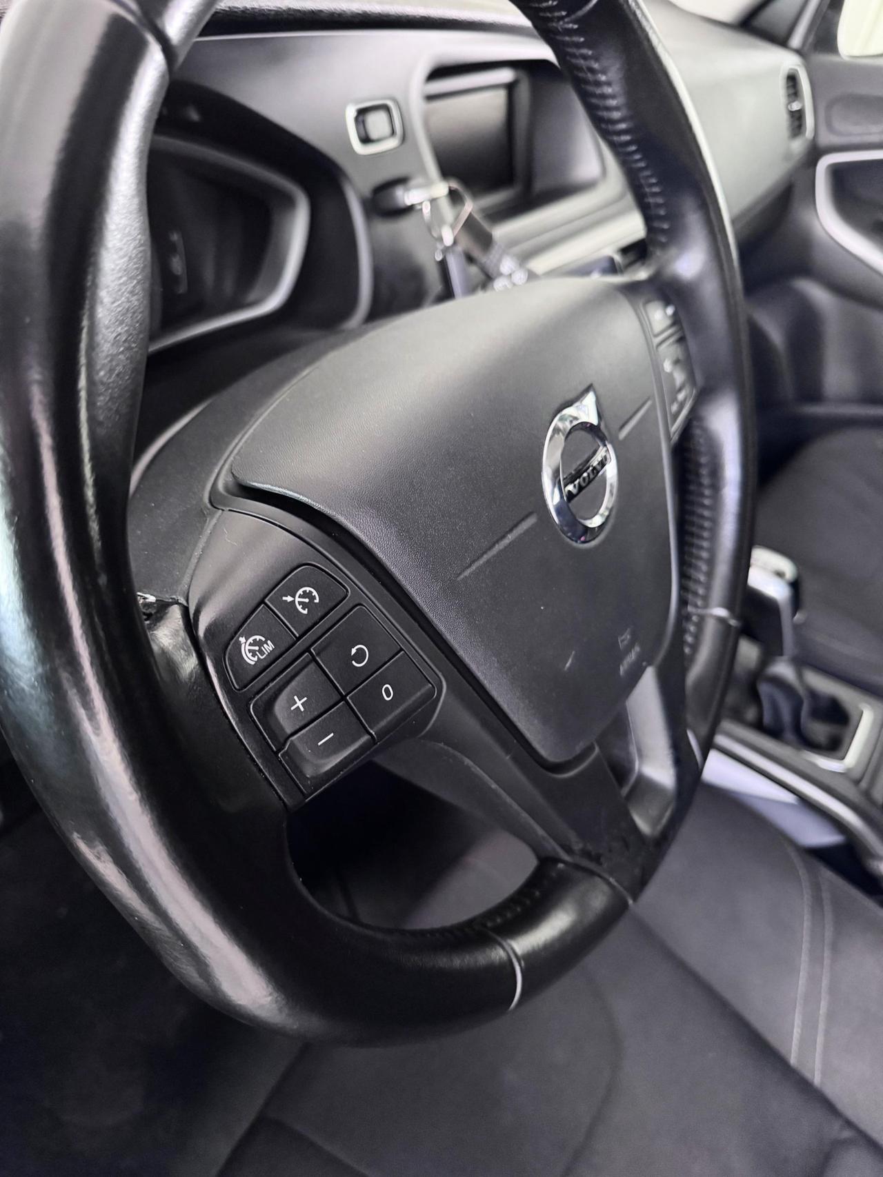 Volvo V40 2.0 d2 Momentum my17