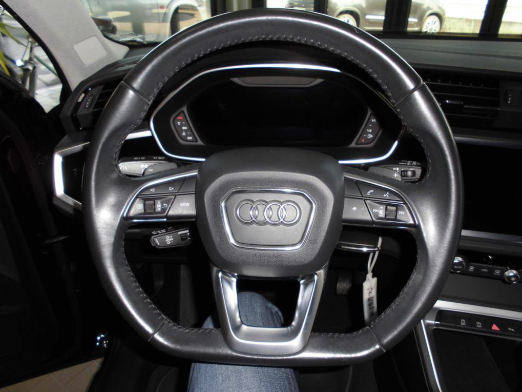 Audi Q3 2.0 TDI 150 CV S tronic Sport