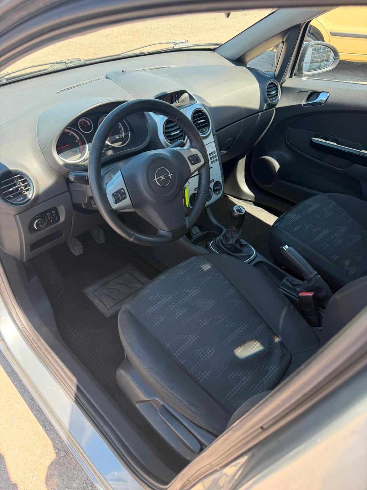 Opel Corsa 1.3 COSMO