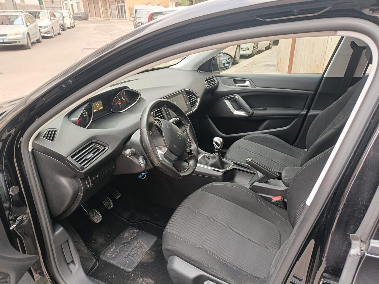 Peugeot 308 1.6 e-HDi 115 CV Stop&Start SW Business