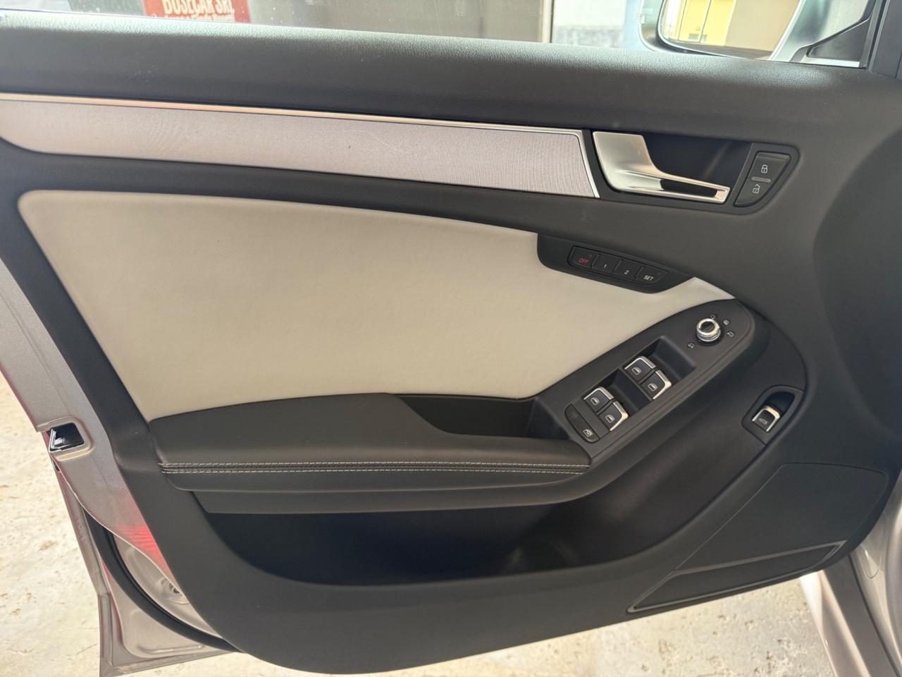 Audi A4 RS 4 Avant 4.2 V8 FSI quattro S tronic