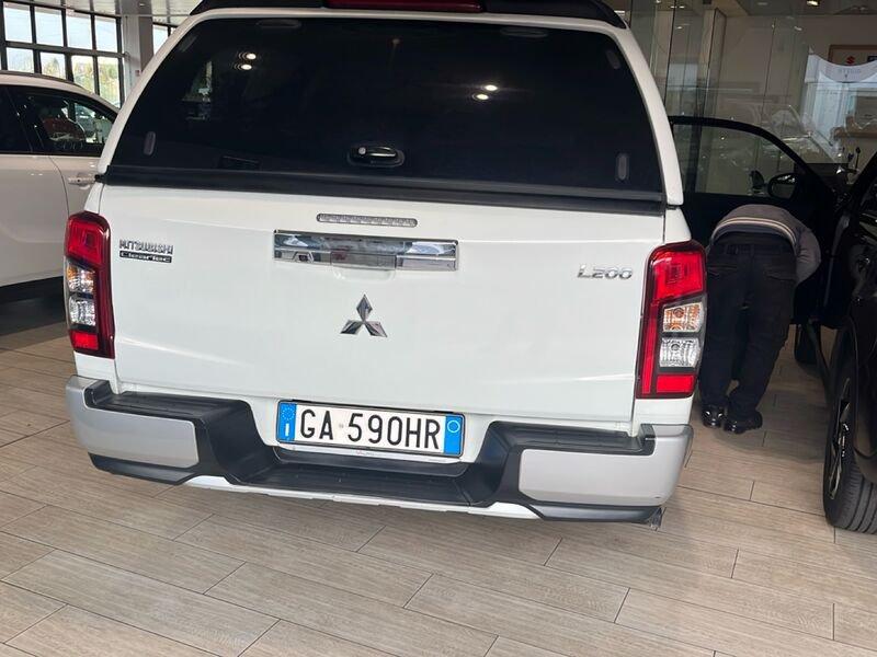 Mitsubishi L200 L200 2.3 D Club Cab 4x4 Easy Select Invite