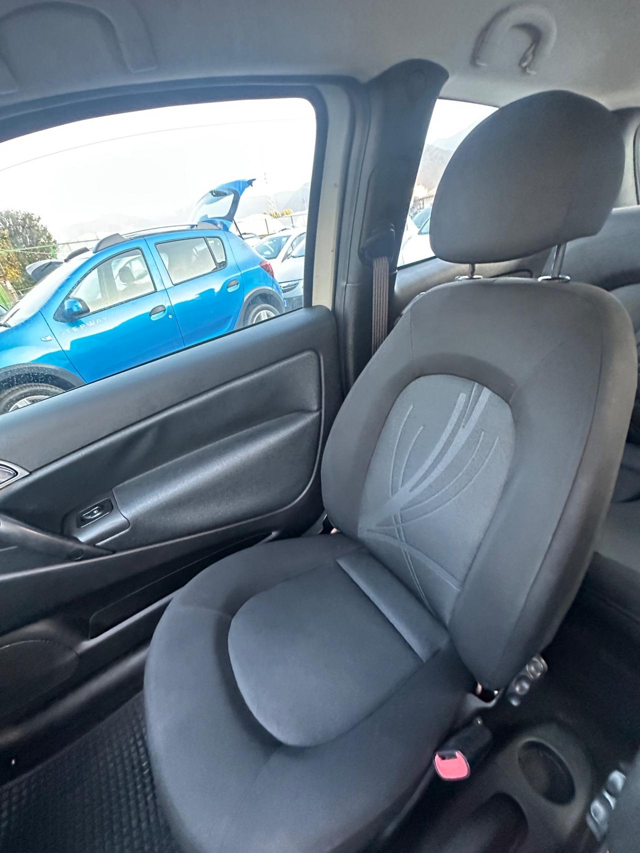 Lancia Ypsilon 1.3 MJT 75 CV Platinum