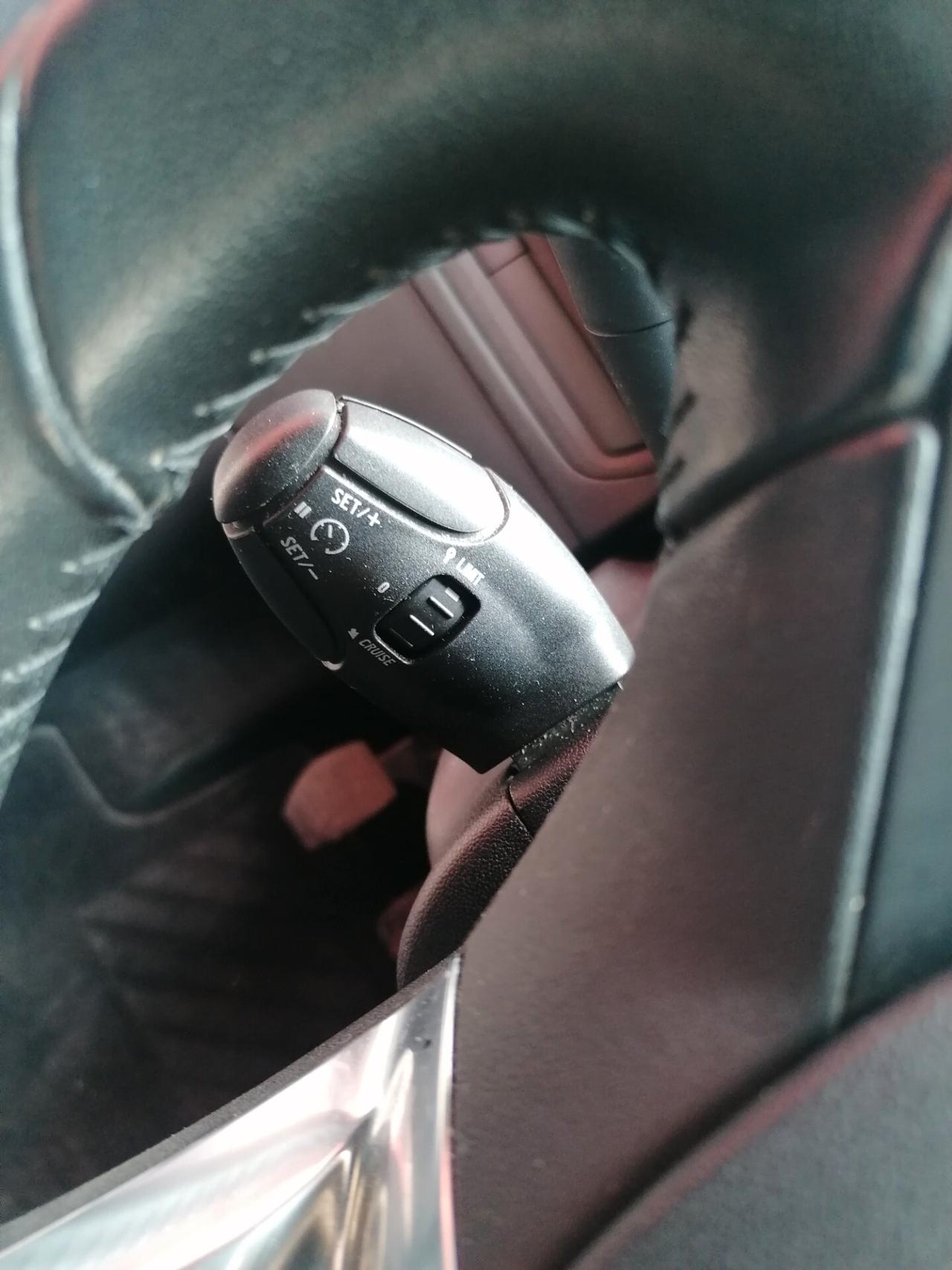 Peugeot 2008 BlueHDi 100 Allure