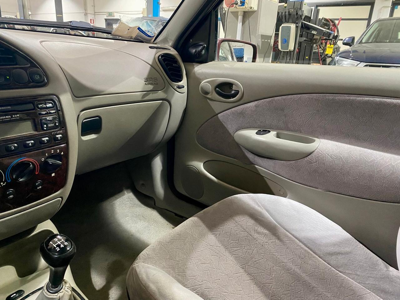 Ford Fiesta 1.2i 16V 75 CV cat 3 porte Ghia