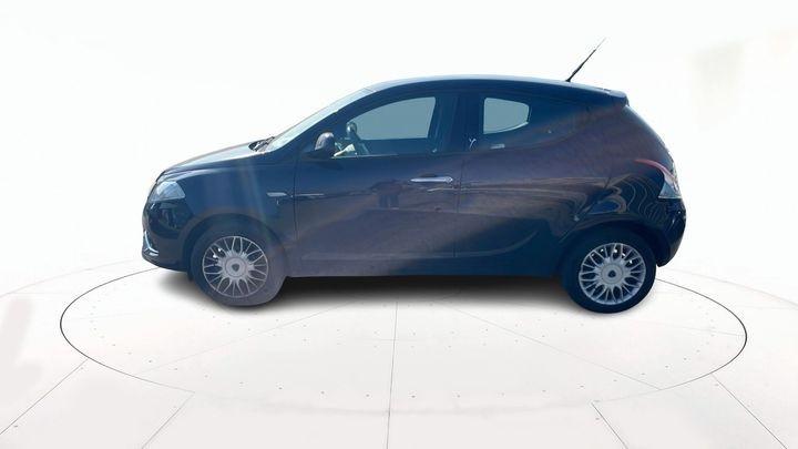 Lancia Ypsilon 1.2 69 CV 5P Gold UCONNECT Blue&Me