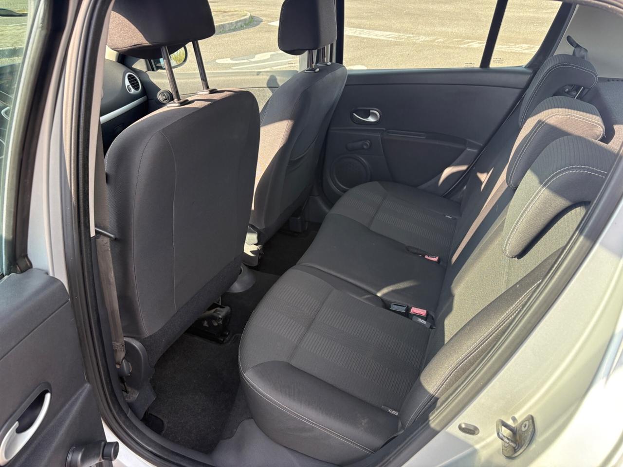 Renault Clio 1.1 BENZ/GPL*2010*NAVIGATORE*GPL2030