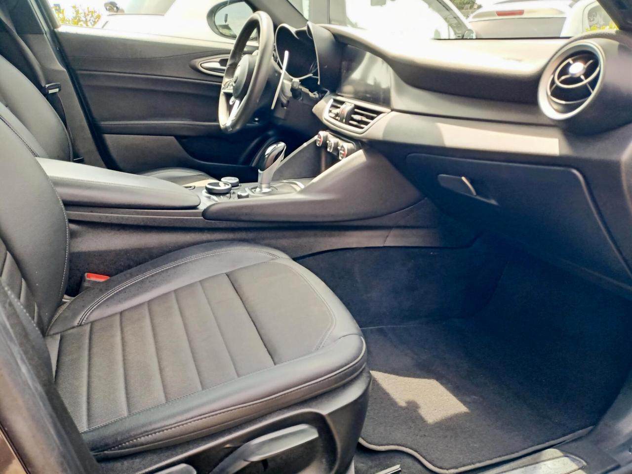 Alfa Romeo Giulia 2.2 Turbodiesel 190 CV AT8 B-Tech